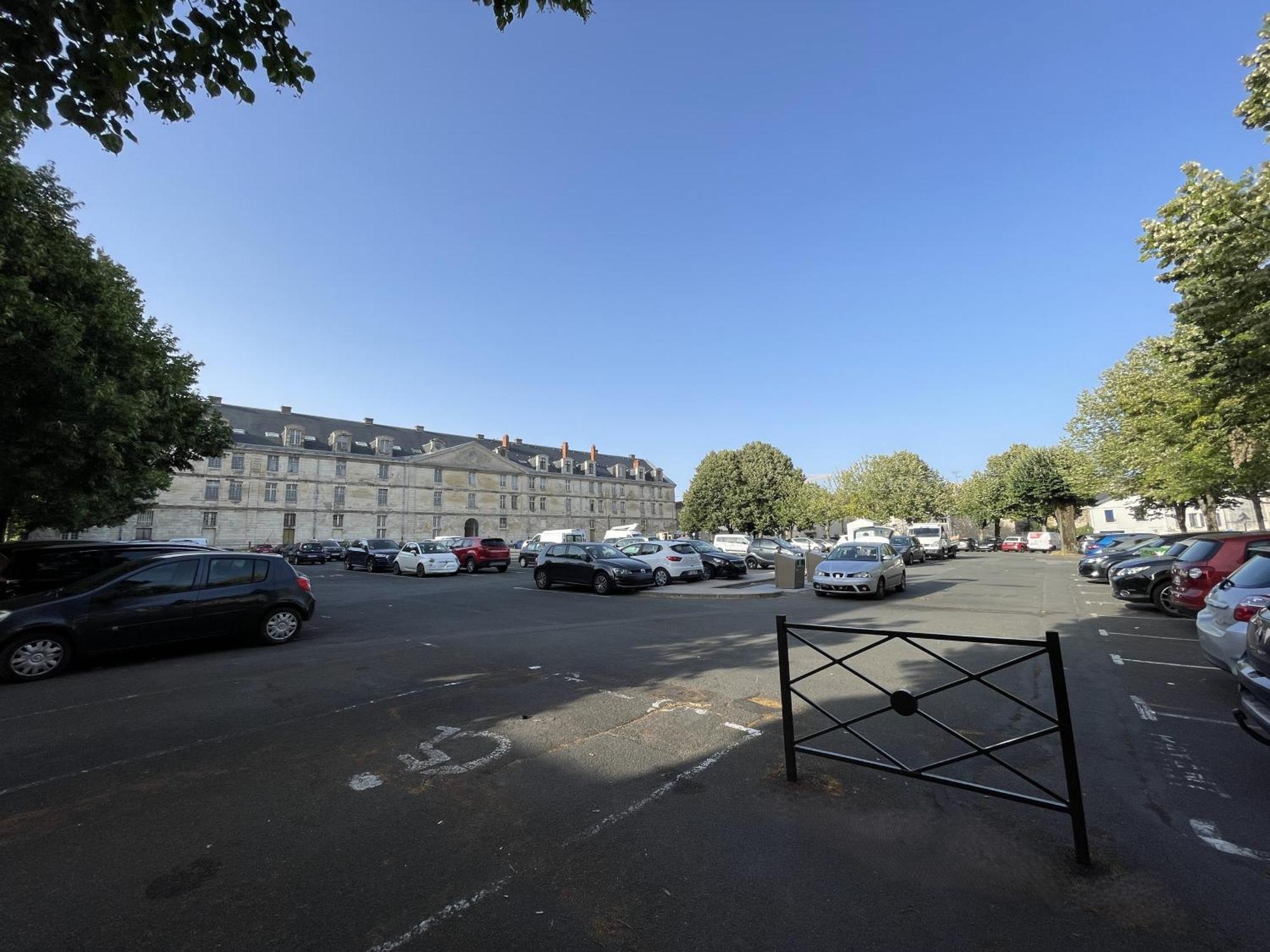 Chez Jean-Yves Et Zoe - Le Saint Andre - Au Calme, Tres Propre, Proche Parkings, Clim Niort Exterior foto